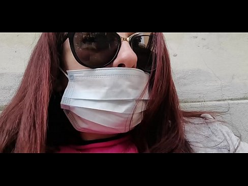 ❤️ Nicoletta se răzbună pe vecinul ei și face pipi în garajul lui (Special Covid19 Carantină italiană) at us ❌️❤