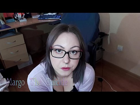 ❤️ Fata sexy cu ochelari suge adânc Dildo în fața camerei de filmat at us ❌️❤